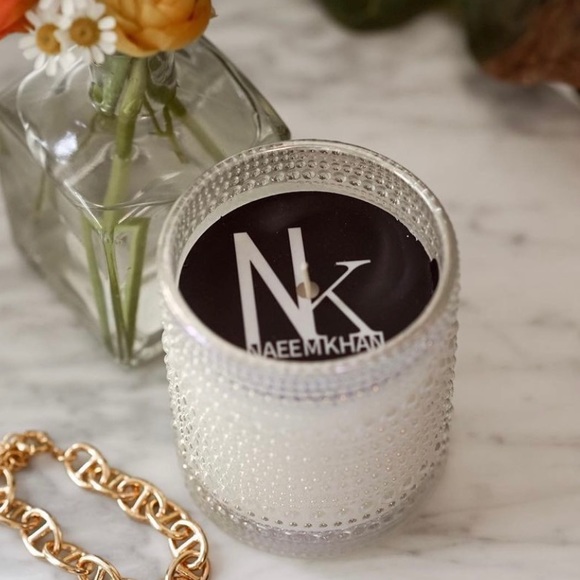 Naeem Khan Rose soy candle - Picture 9 of 10